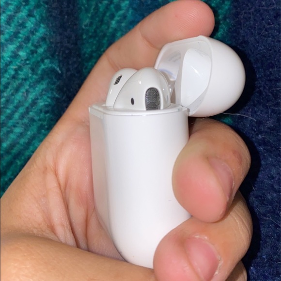 FIRST GEN AIRPODS!!! 💛💛 - Picture 3 of 5